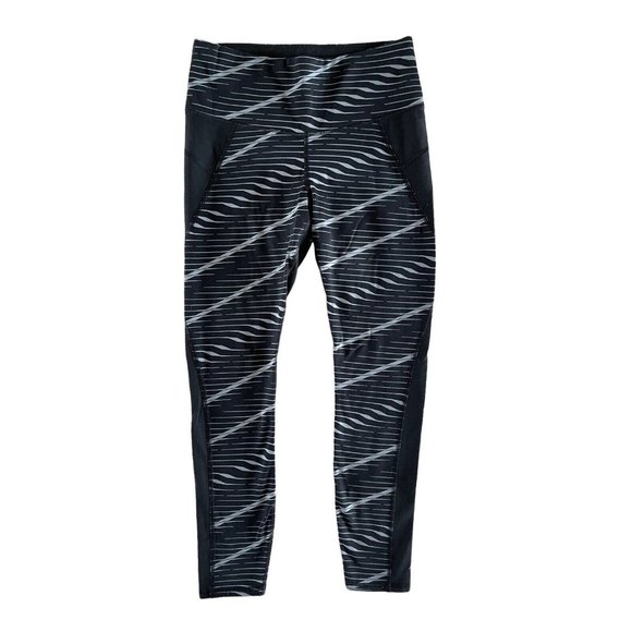 ATHLETA WAVES STEALTH 7/8 TIGHT PANTS YOGA GYM FITNESS BLACK‎ S  #457962  $108 - Picture 4 of 11